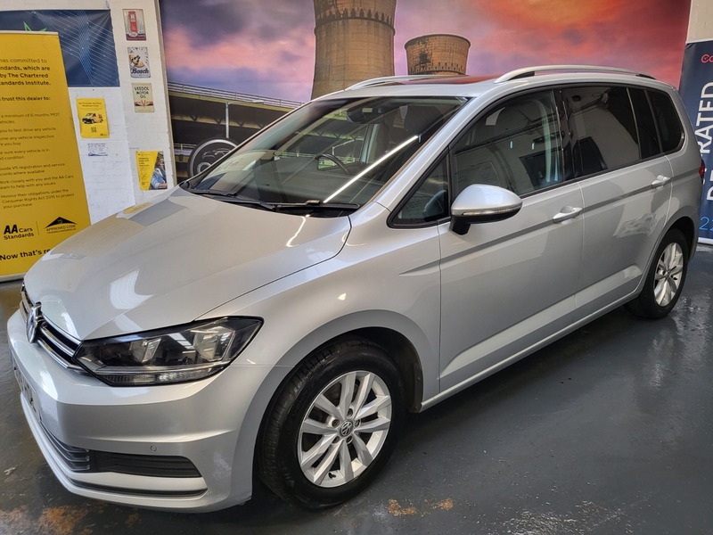 Used Volkswagen Touran 2019 for sale - 76148438: Photo 1