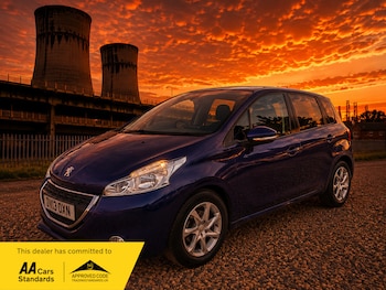 Used Peugeot 208 2013 for sale - 79359476: Photo