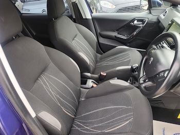 Used Peugeot 208 2013 for sale - 79359476: Photo