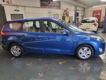 Used Renault Grand Scenic 2011 for sale - 75924352: Photo