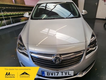 Used Vauxhall Insignia 2017 for sale - 76040110: Photo