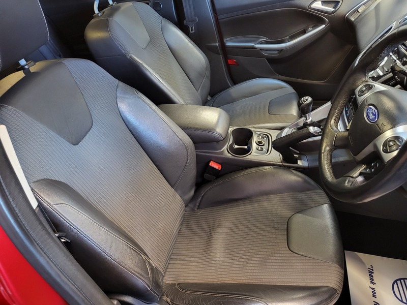 Used Ford Focus 2012 for sale - 76069332: Photo 14