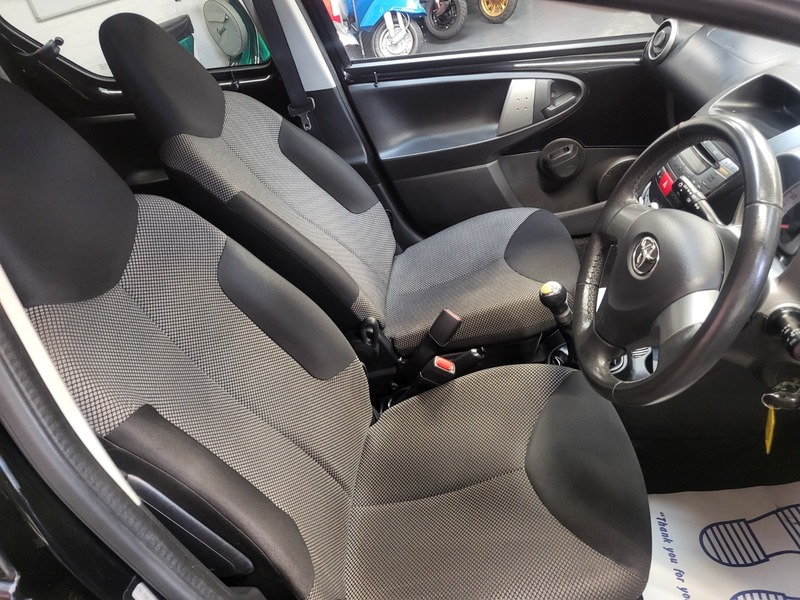 Used Toyota AYGO 2013 for sale - 77535641: Photo 15