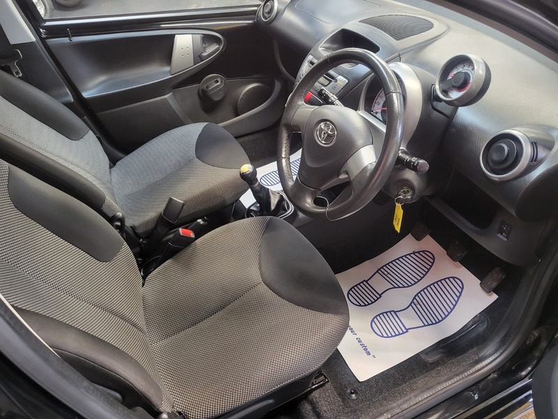 Used Toyota AYGO 2013 for sale - 77535641: Photo 3