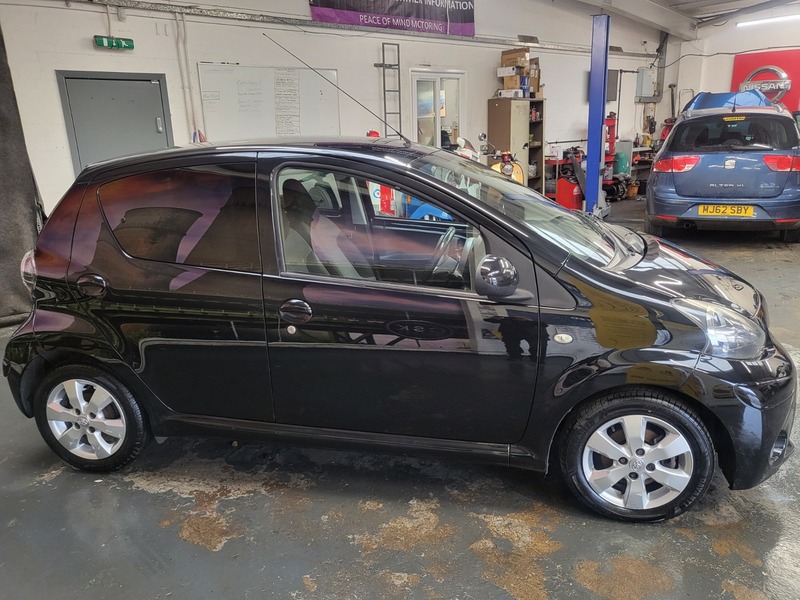 Used Toyota AYGO 2013 for sale - 77535641: Photo 8
