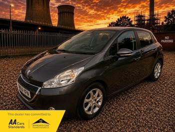 Used Peugeot 208 2013 for sale - 78819888: Photo