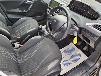 Used Peugeot 208 2013 for sale - 78819888: Photo