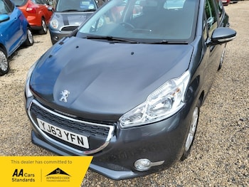 Used Peugeot 208 2013 for sale - 78819888: Photo