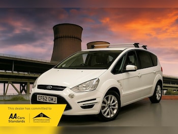 2013 - TITANIUM 5-Door