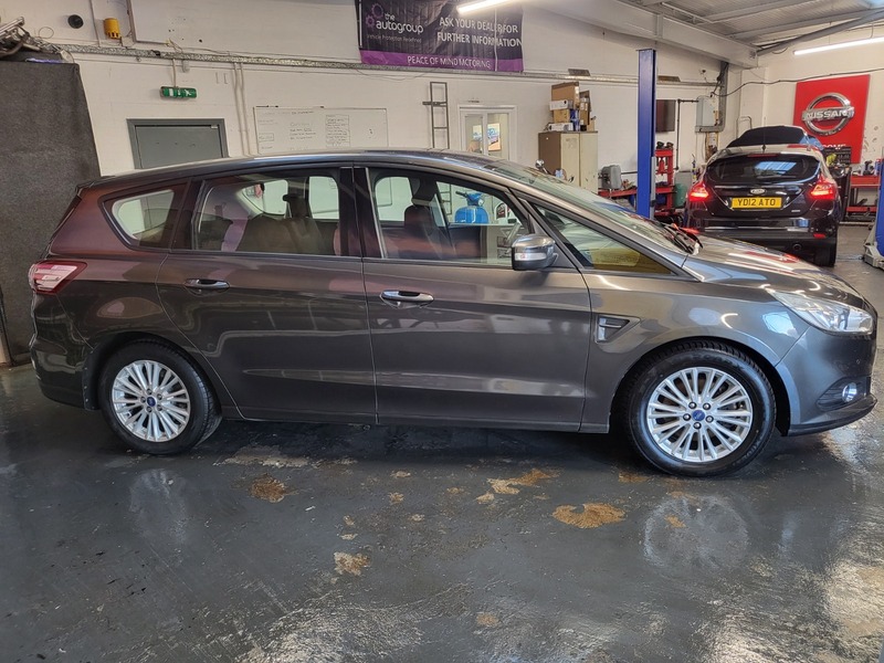 Used Ford S-Max 2015 for sale - 76712197: Photo 8