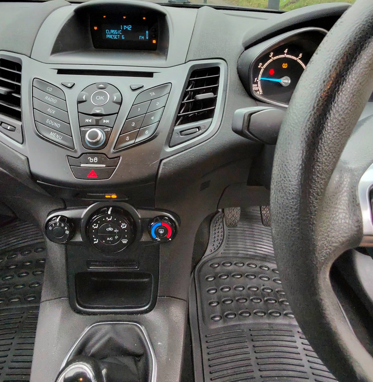 Used Ford Fiesta 2015 for sale - 77324667: Photo 8