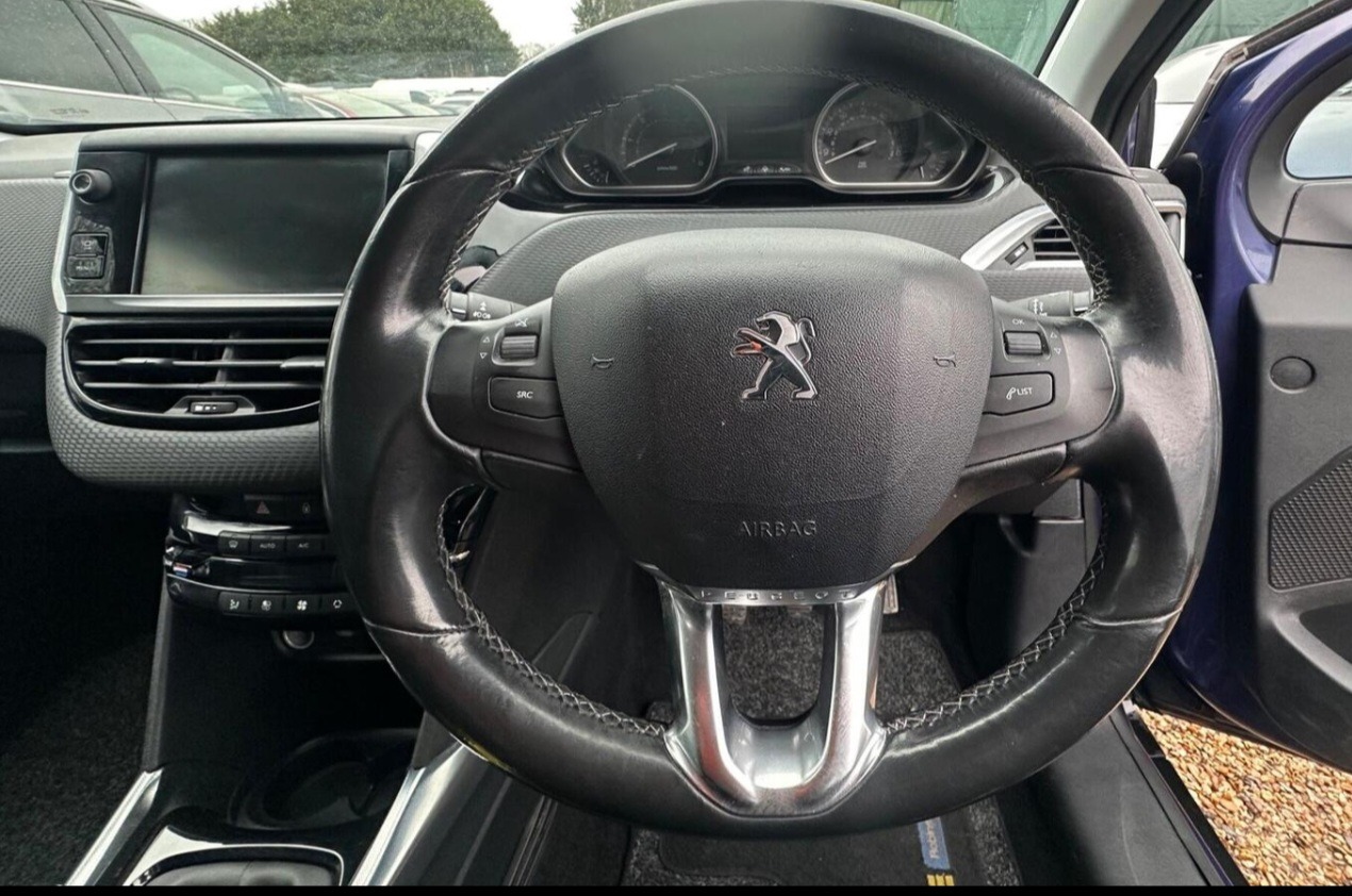 Used Peugeot 2008 2014 for sale - 77170393: Photo 10