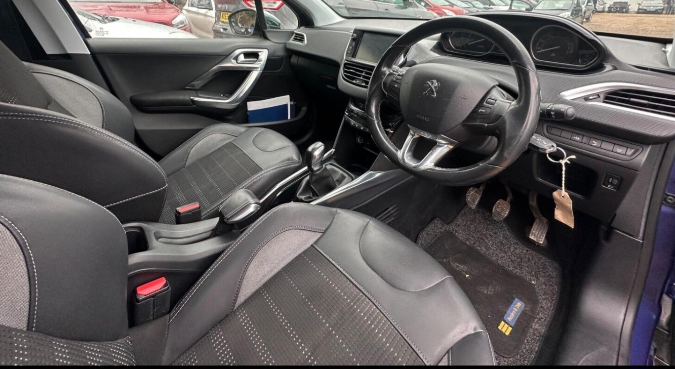 Used Peugeot 2008 2014 for sale - 77170393: Photo 11