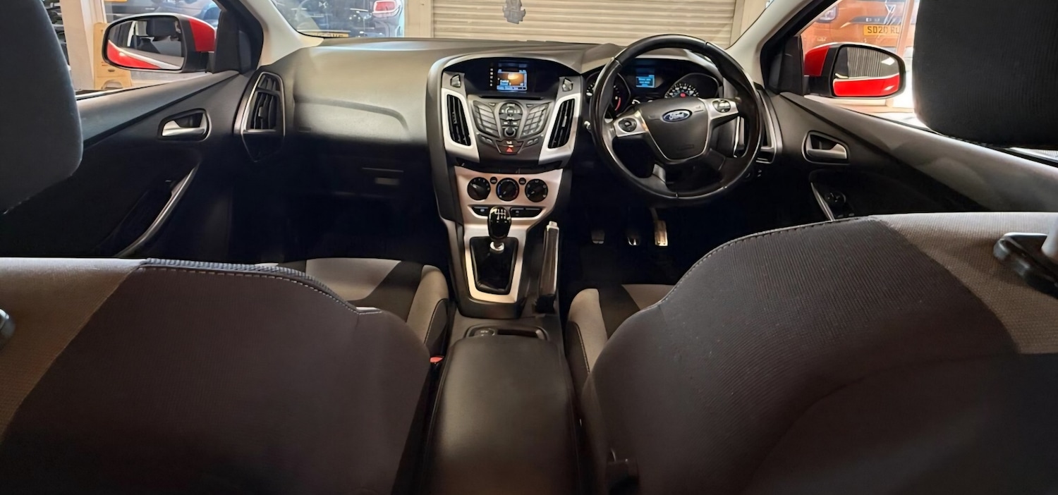 Used Ford Focus 2012 for sale - 76922009: Photo 21