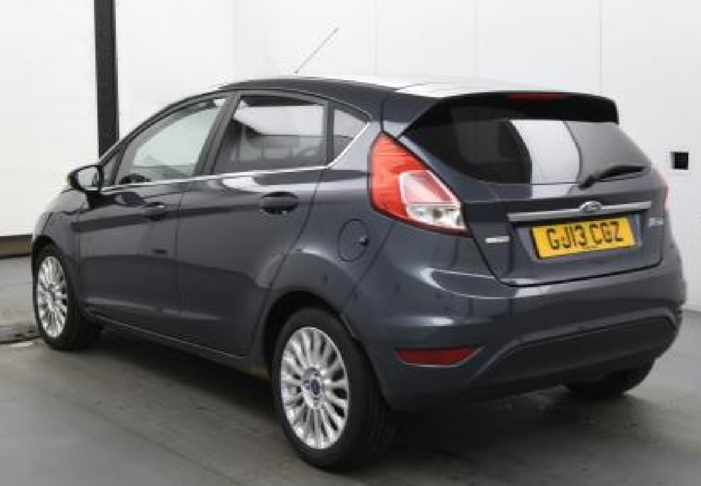 Used Ford Fiesta 2013 for sale - 77803888: Photo 2