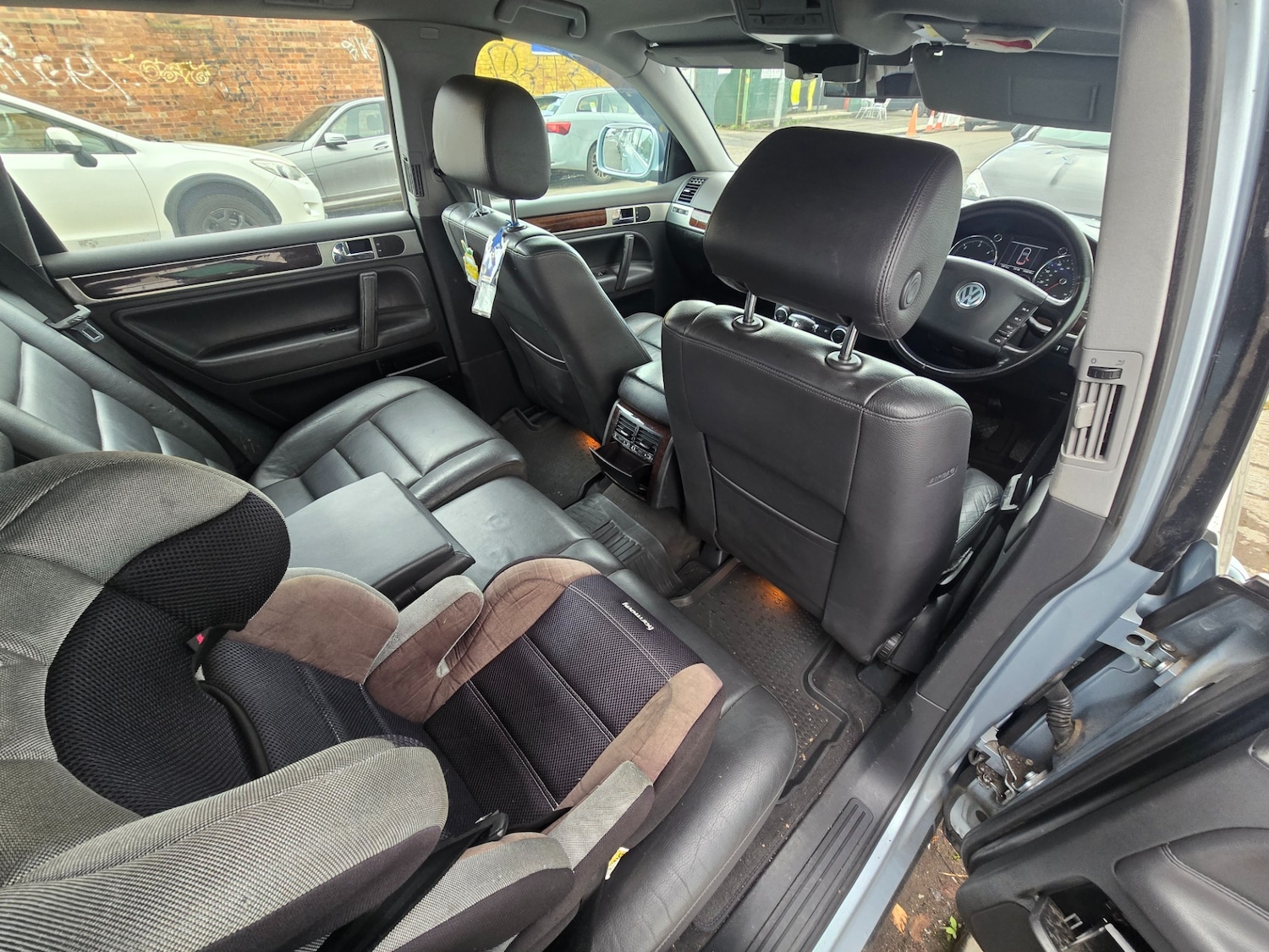 Used Volkswagen Touareg 2005 for sale - 76861900: Photo 9