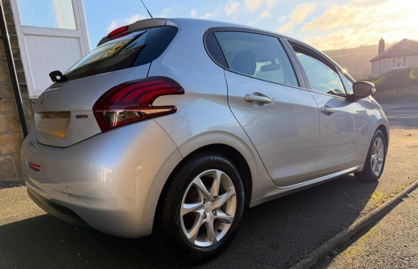 Used Peugeot 208 2018 for sale - 77326527: Photo 3