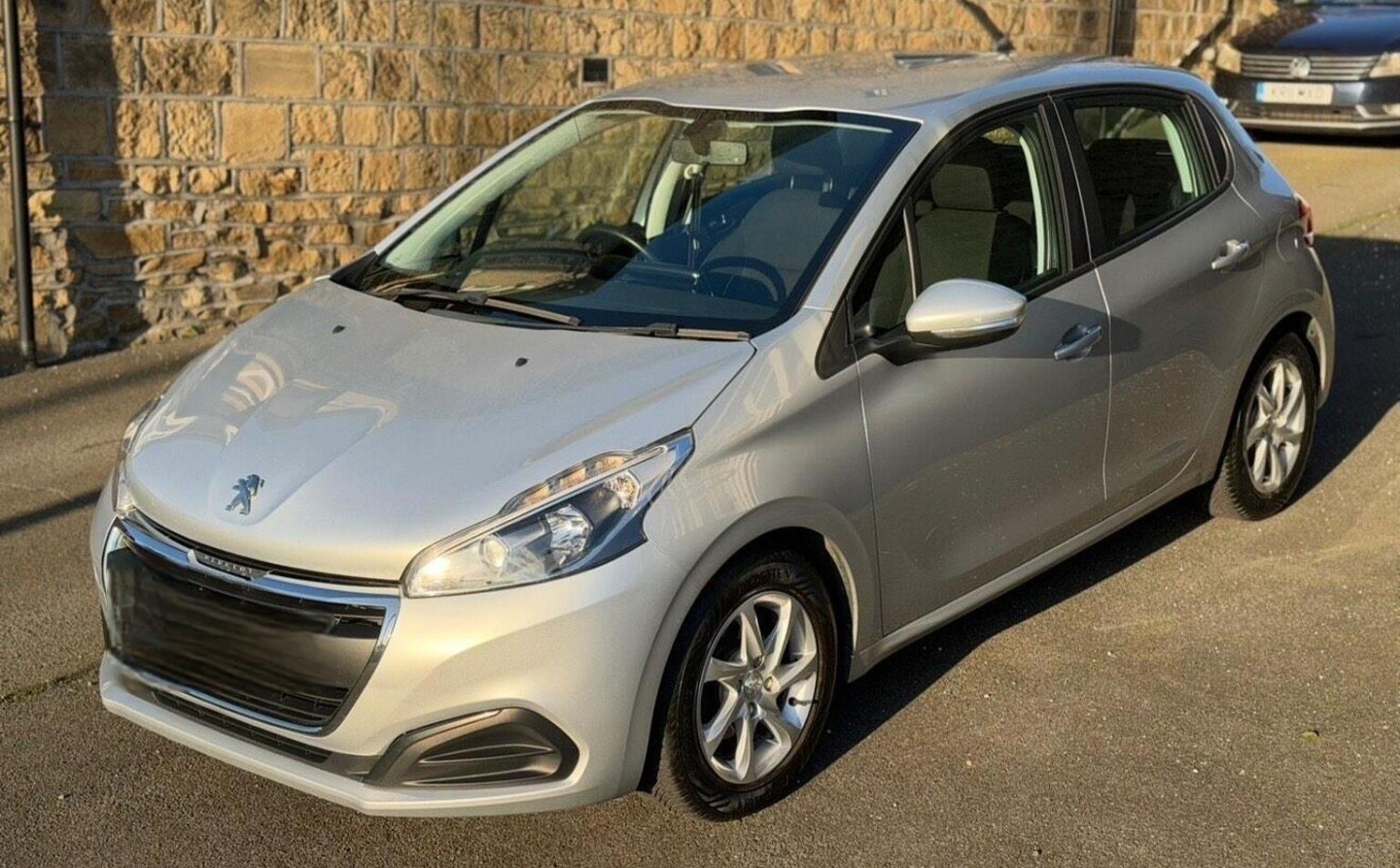 Used Peugeot 208 2018 for sale - 77326527: Photo 4