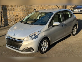 Used Peugeot 208 2018 for sale - 77326527: Photo