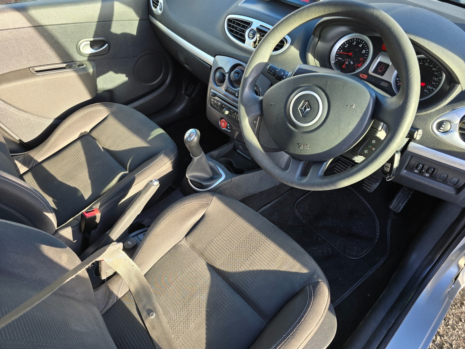 Used Renault Clio 2012 for sale - 77202393: Photo 8