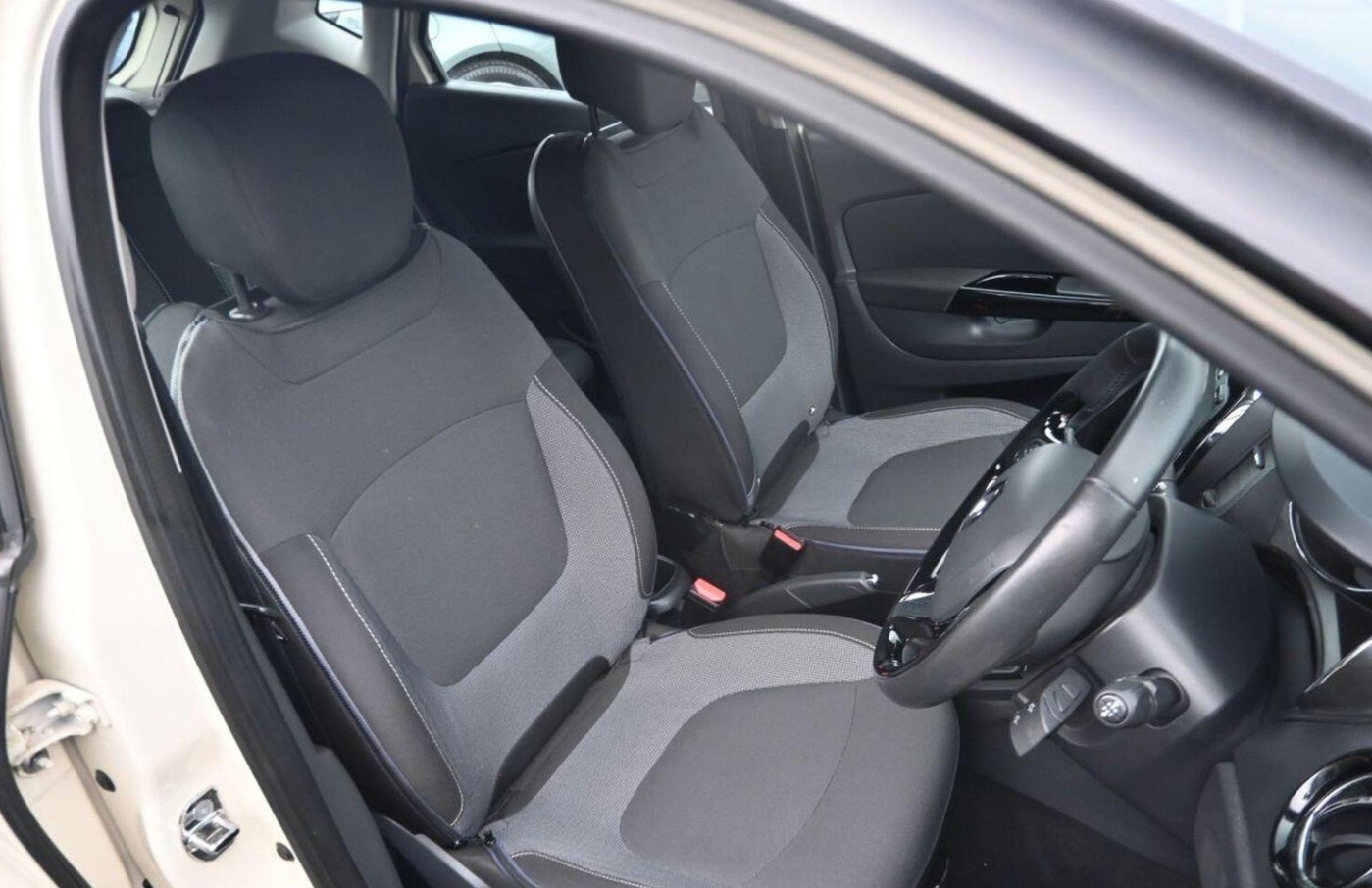 Used Renault Captur 2015 for sale - 78015610: Photo 5