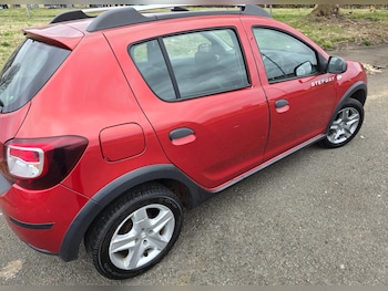Used Dacia Sandero Stepway 2013 for sale - 77988171: Photo