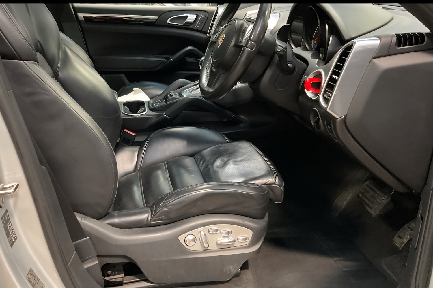 Used Porsche Cayenne 2011 for sale - 77632605: Photo 10