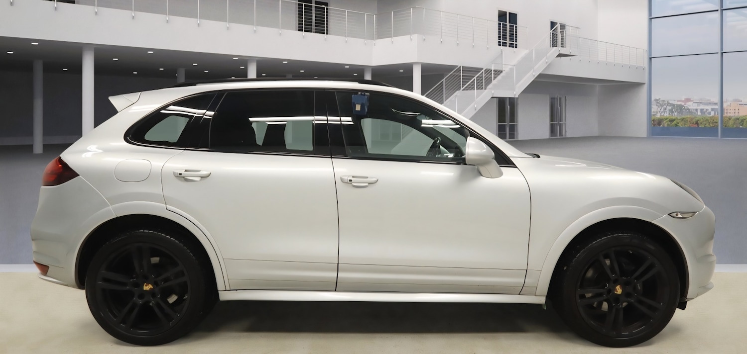 Used Porsche Cayenne 2011 for sale - 77632605: Photo 3