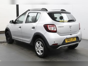 Used Dacia Sandero Stepway 2015 for sale - 77803700: Photo