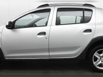 Used Dacia Sandero Stepway 2015 for sale - 77803700: Photo