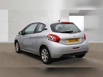 Used Peugeot 208 2013 for sale - 78459854: Photo
