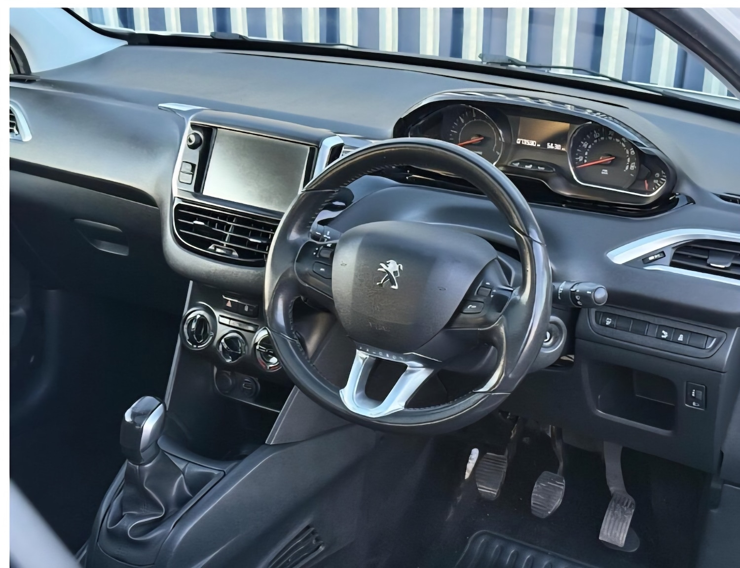 Used Peugeot 208 2015 for sale - 77168734: Photo 4