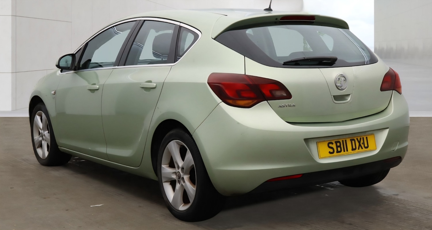 Used Vauxhall Astra 2011 for sale - 78109888: Photo 2