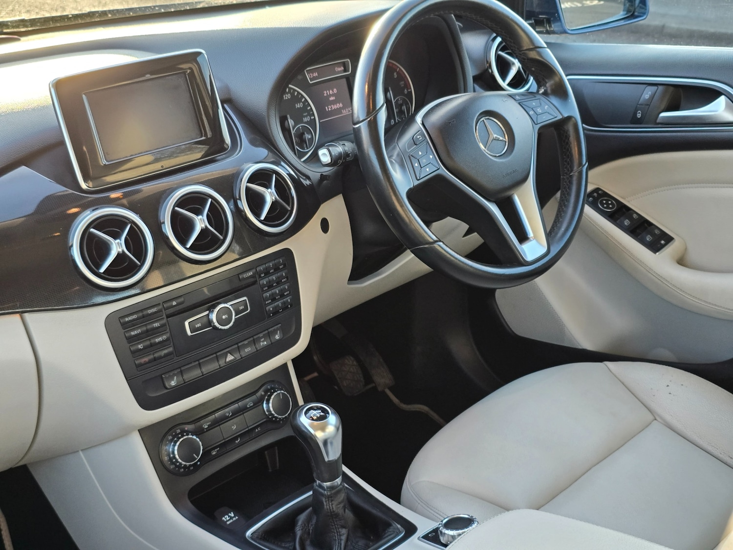 Used Mercedes-Benz B Class 2012 for sale - 77248824: Photo 9