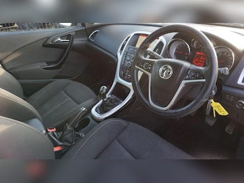 Used Vauxhall Astra 2015 for sale - 77461991: Photo