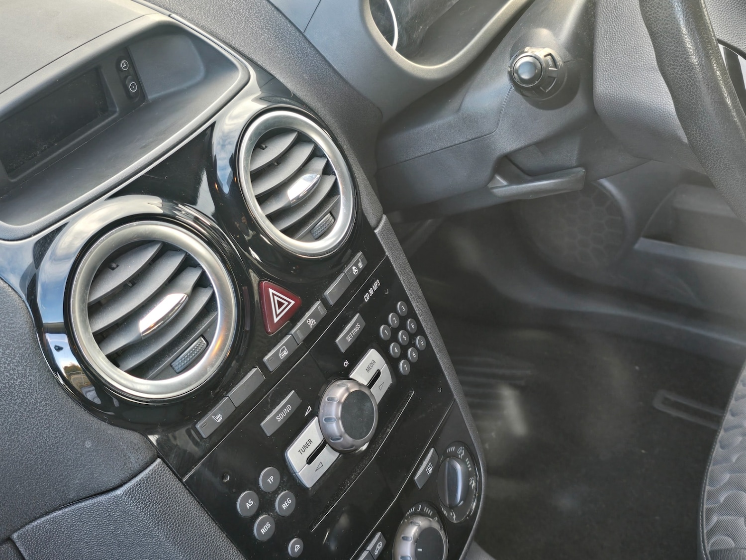 Used Vauxhall Corsa 2013 for sale - 76860111: Photo 23