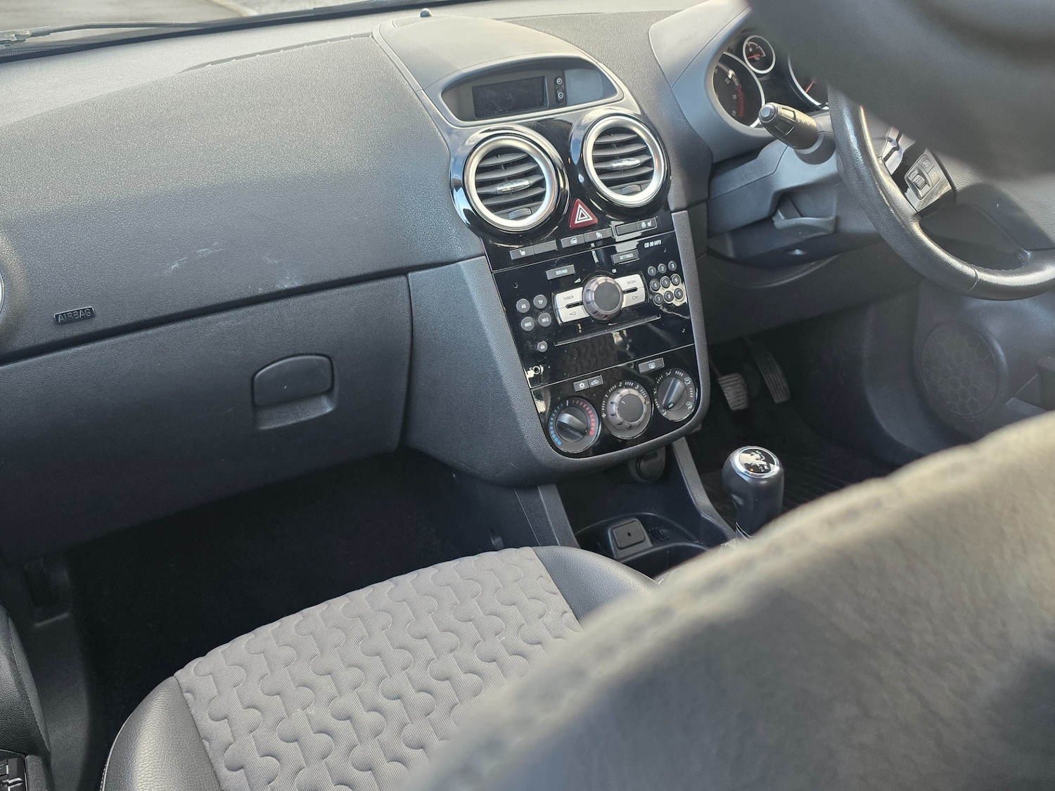 Used Vauxhall Corsa 2013 for sale - 76860111: Photo 25