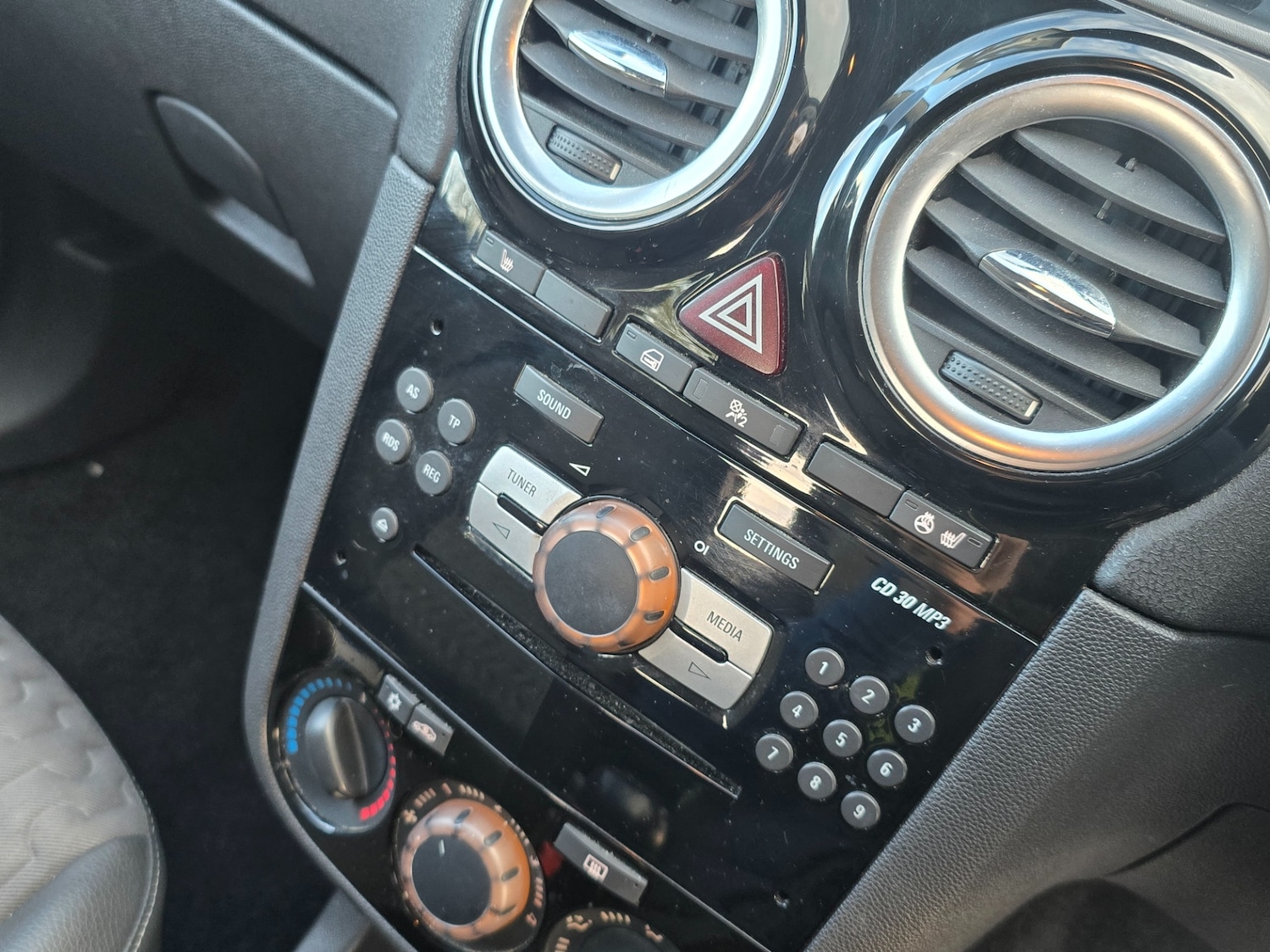 Used Vauxhall Corsa 2013 for sale - 76860111: Photo 31