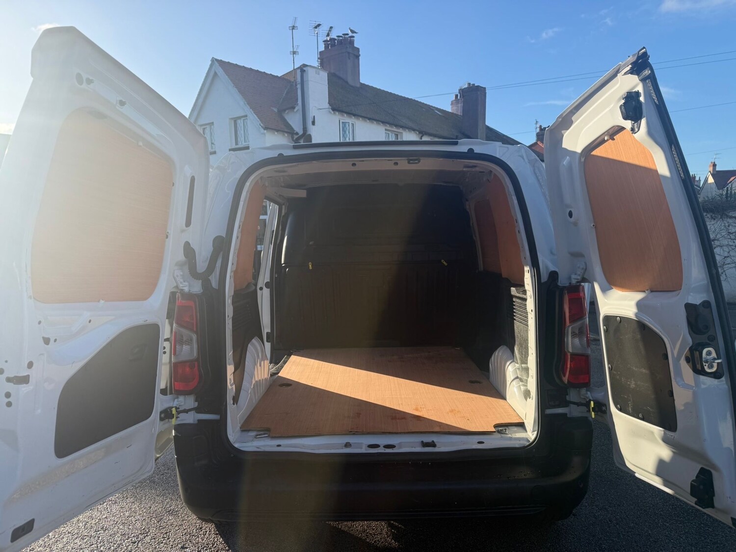 Used Peugeot Partner 2024 for sale - 77409932: Photo 11