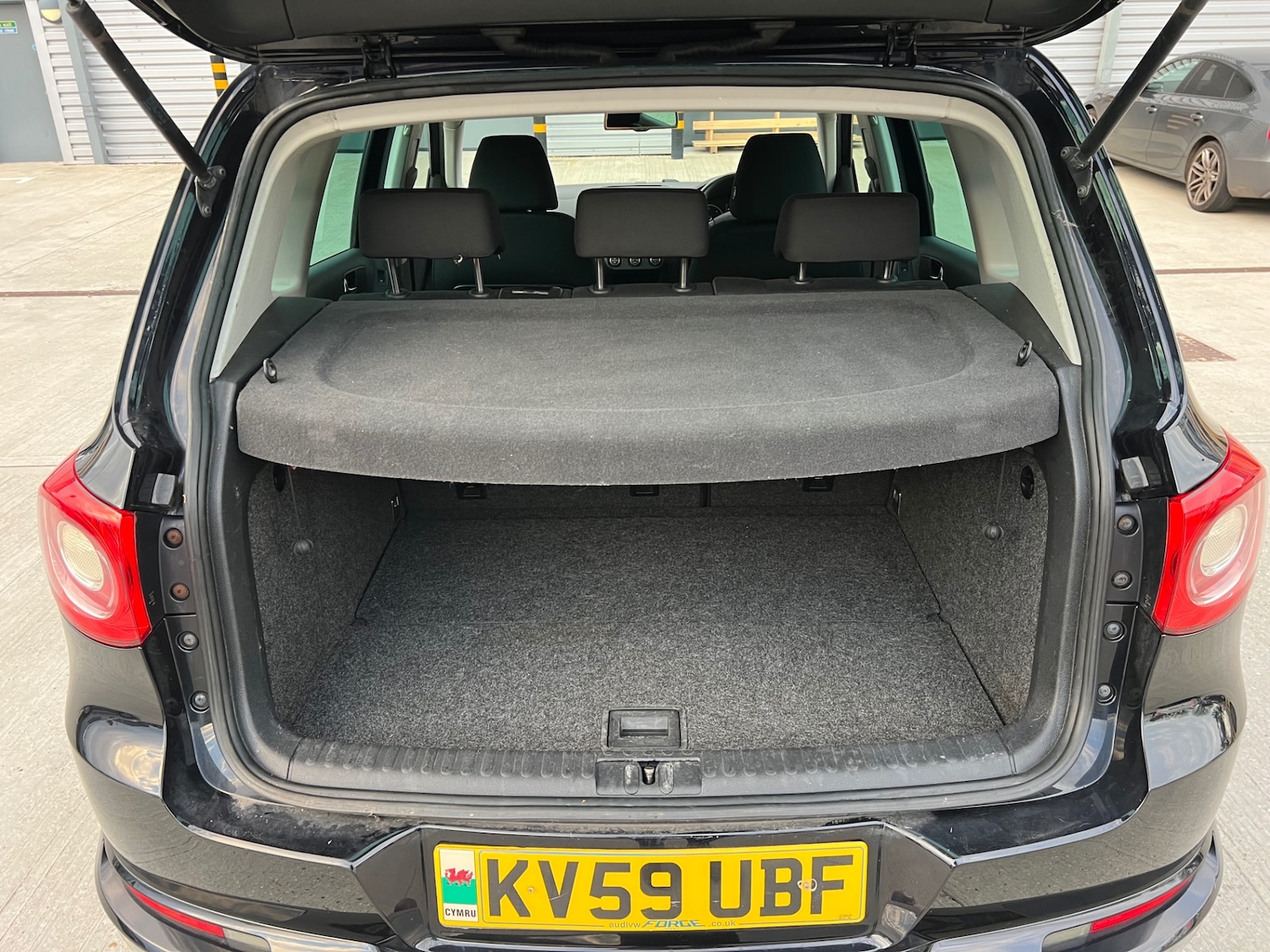 Used Volkswagen Tiguan 2009 for sale - 76467950: Photo 13