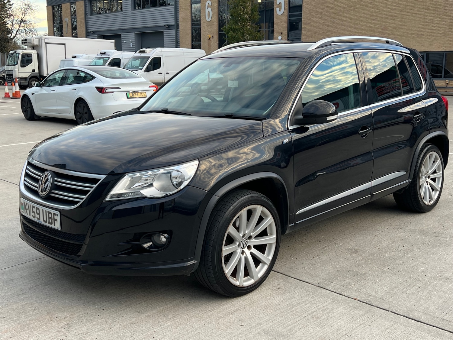 Used Volkswagen Tiguan 2009 for sale - 76467950: Photo 2