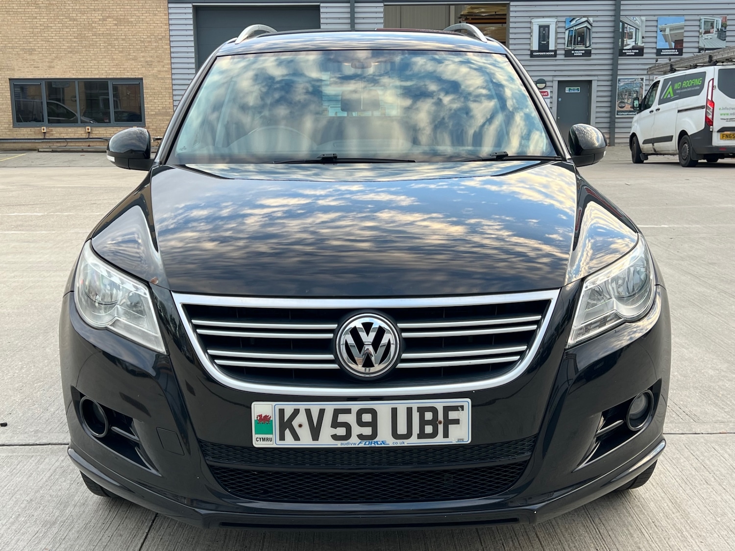 Used Volkswagen Tiguan 2009 for sale - 76467950: Photo 9