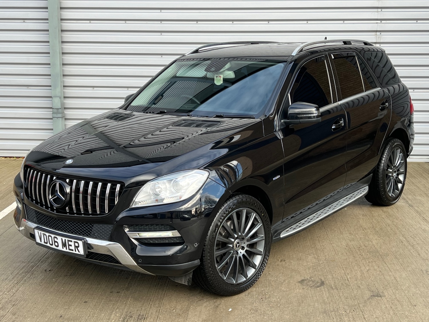 Used Mercedes-Benz M Class 2012 for sale - 76560091: Photo 1