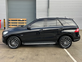 Used Mercedes-Benz M Class 2012 for sale - 76560091: Photo