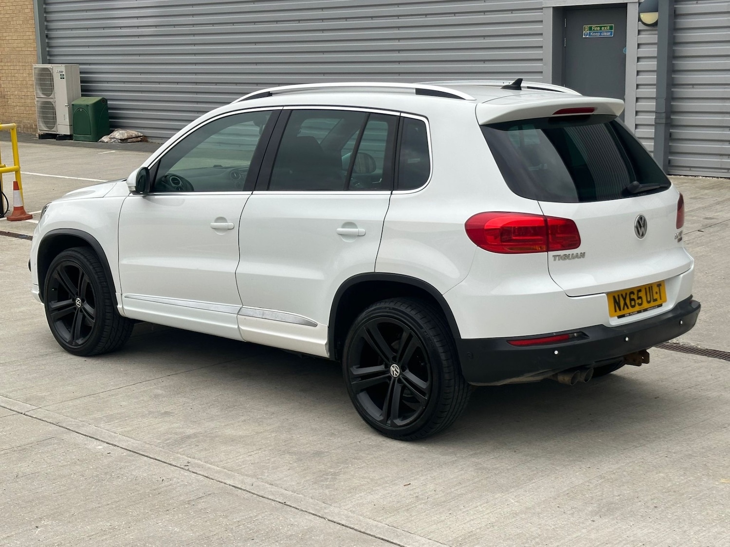 Used Volkswagen Tiguan 2015 for sale - 76313311: Photo 3