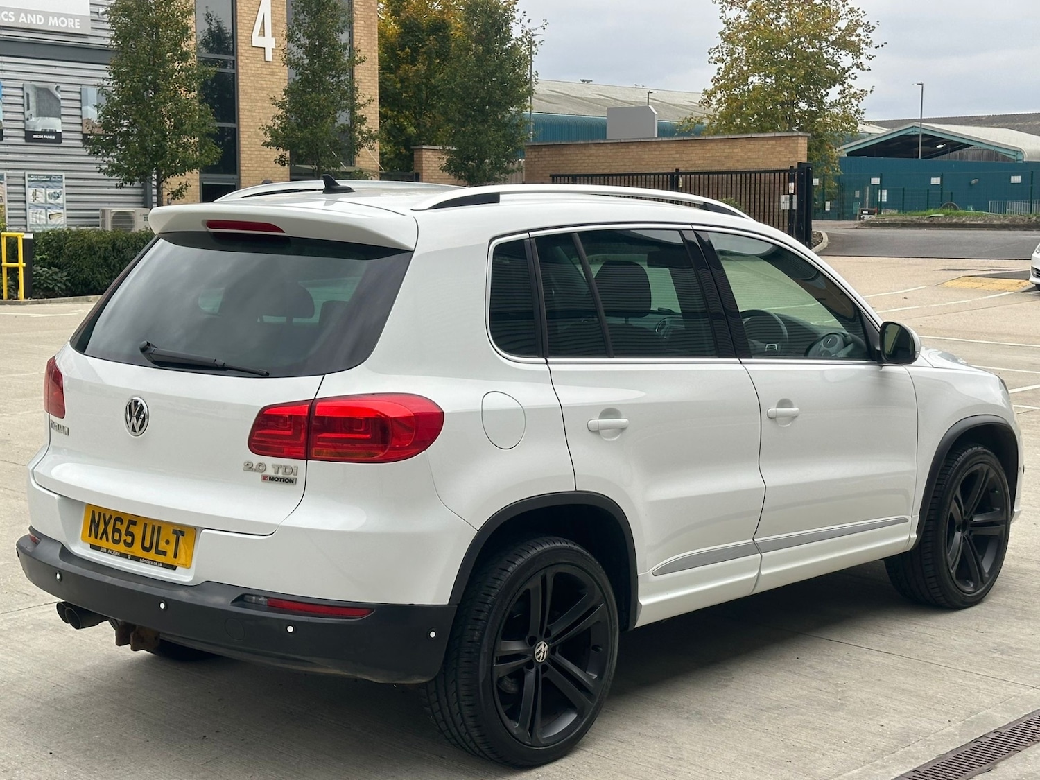 Used Volkswagen Tiguan 2015 for sale - 76313311: Photo 5