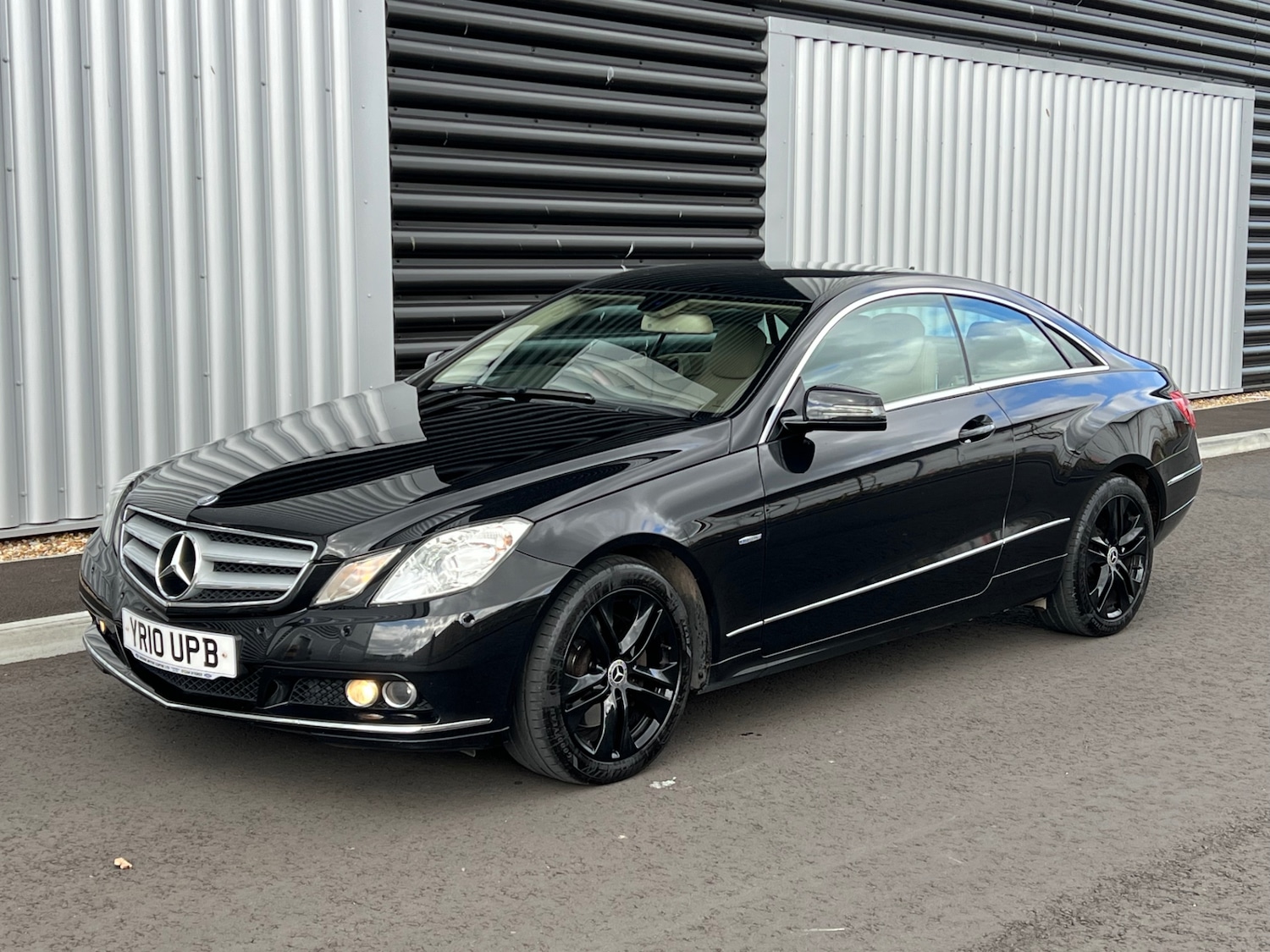 Used Mercedes-Benz E Class 2010 for sale - 78070752: Photo 2