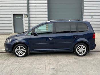 Used Volkswagen Touran 2010 for sale - 77061893: Photo