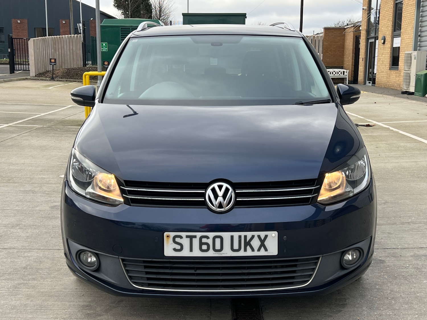 Used Volkswagen Touran 2010 for sale - 77061893: Photo 9