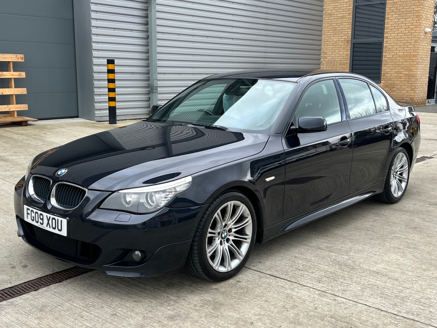 Used BMW 5 Series 2009 for sale - 76545503: Photo 2